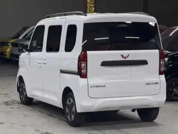 2025 Wuling Wuling Zhiguang NEV с пробегом 12 000 км
