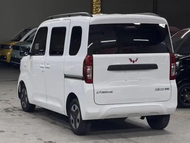 2025 Wuling Wuling Zhiguang NEV с пробегом 12 000 км