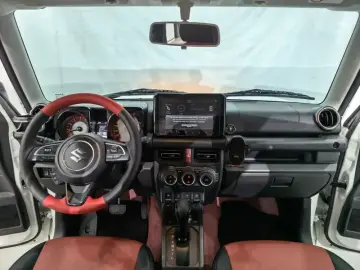 2025 Suzuki Jimny с пробегом 7 000 км