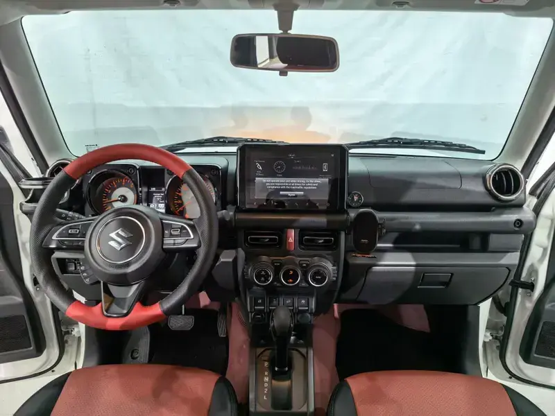 2025 Suzuki Jimny с пробегом 7 000 км