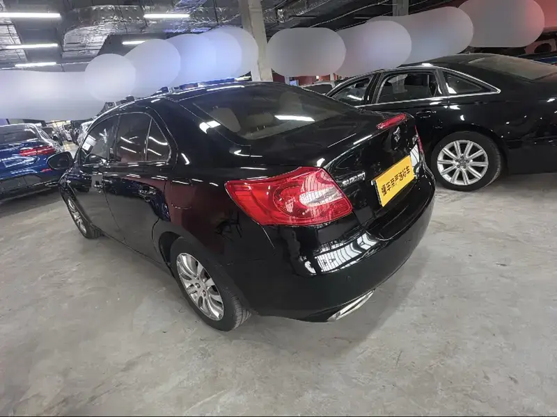 2011 Suzuki Kizashi с пробегом 105 200 км
