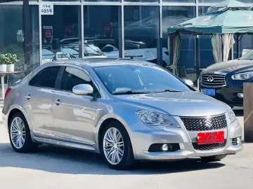 2011 Suzuki Kizashi с пробегом 75 000 км
