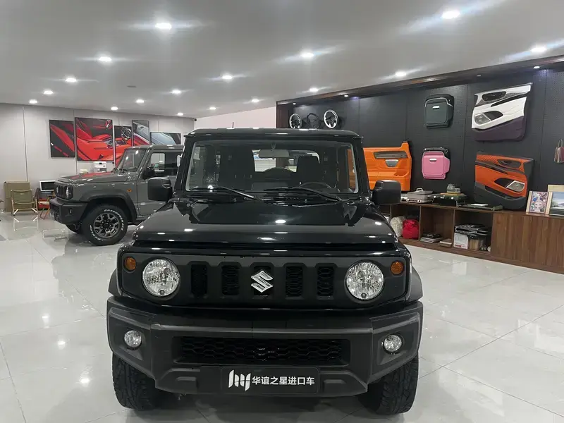 2025 Suzuki Jimny с пробегом 12 000 км
