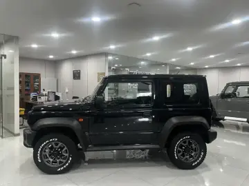2025 Suzuki Jimny с пробегом 12 000 км