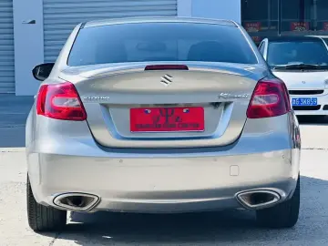 2011 Suzuki Kizashi с пробегом 75 000 км