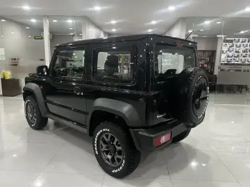 2025 Suzuki Jimny с пробегом 12 000 км