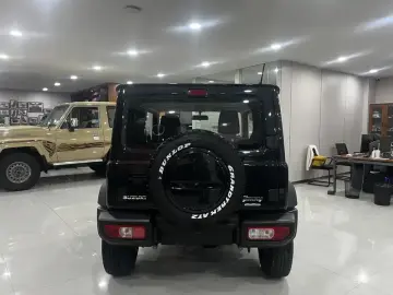 2025 Suzuki Jimny с пробегом 12 000 км