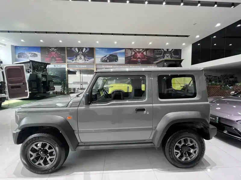 2025 Suzuki Jimny с пробегом 2 400 км