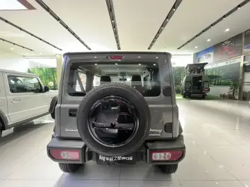 2025 Suzuki Jimny с пробегом 2 400 км