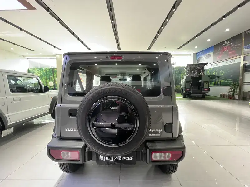 2025 Suzuki Jimny с пробегом 2 400 км