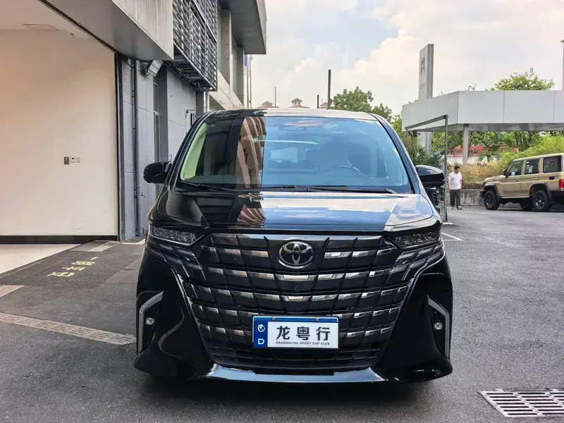 2023 Toyota Alphard с пробегом 68 700 км