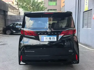 2023 Toyota Alphard с пробегом 68 700 км