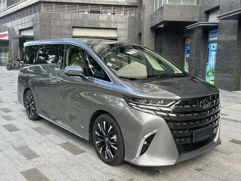2023 Toyota Alphard с пробегом 58 000 км