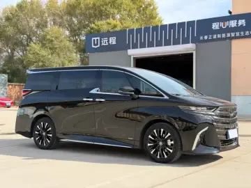 2024 Toyota Alphard с пробегом 38 000 км