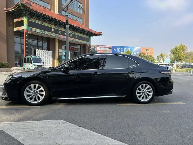 2023 Toyota Camry с пробегом 43 000 км
