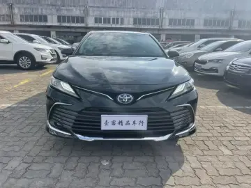 2023 Toyota Camry с пробегом 23 000 км