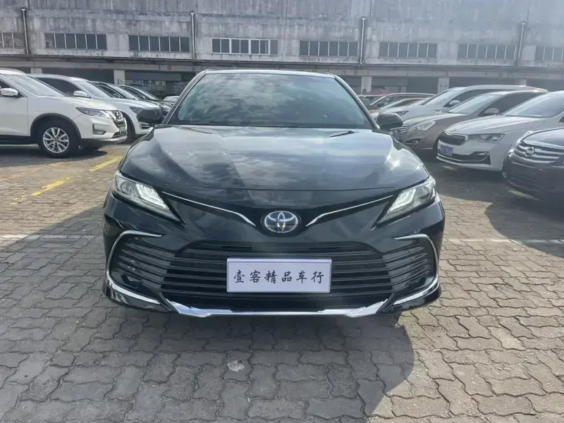 2023 Toyota Camry с пробегом 23 000 км