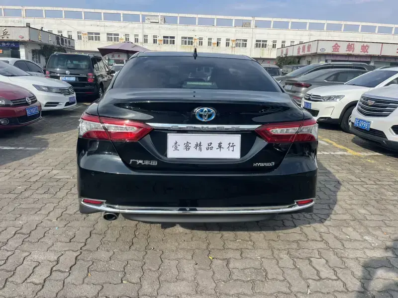 2023 Toyota Camry с пробегом 23 000 км