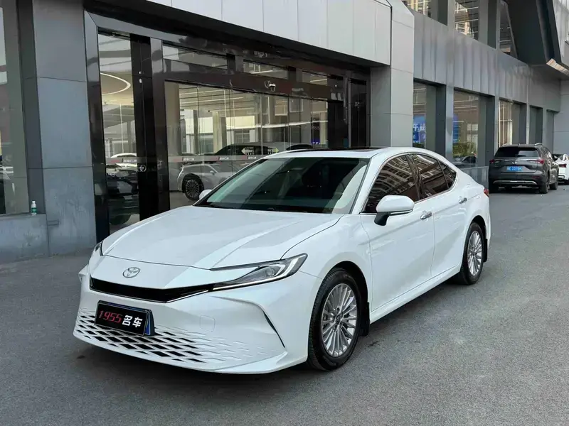 2024 Toyota Camry с пробегом 12 000 км