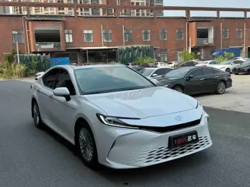 2024 Toyota Camry с пробегом 12 000 км