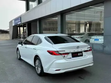 2024 Toyota Camry с пробегом 12 000 км