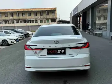 2024 Toyota Camry с пробегом 12 000 км