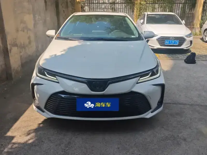 2021 Toyota Corolla с пробегом 15 000 км