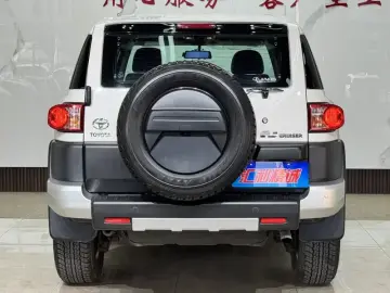 2022 Toyota FJ Cruiser с пробегом 8 000 км