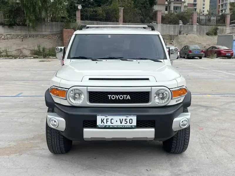 2020 Toyota FJ Cruiser с пробегом 50 000 км