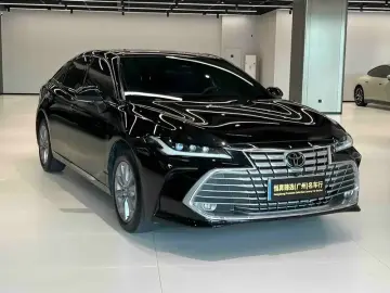 2026 Toyota Avalon с пробегом 4 500 км