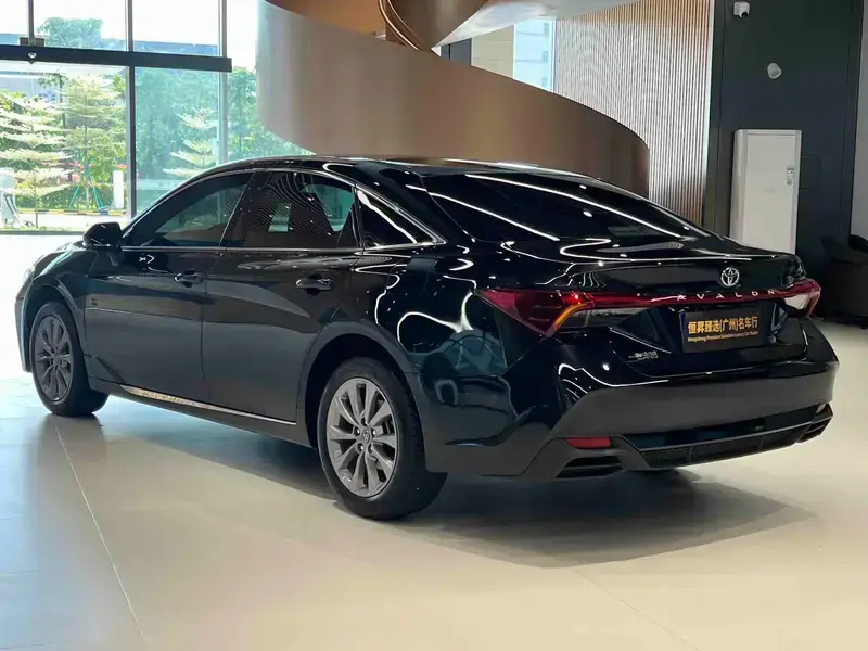 2026 Toyota Avalon с пробегом 4 500 км