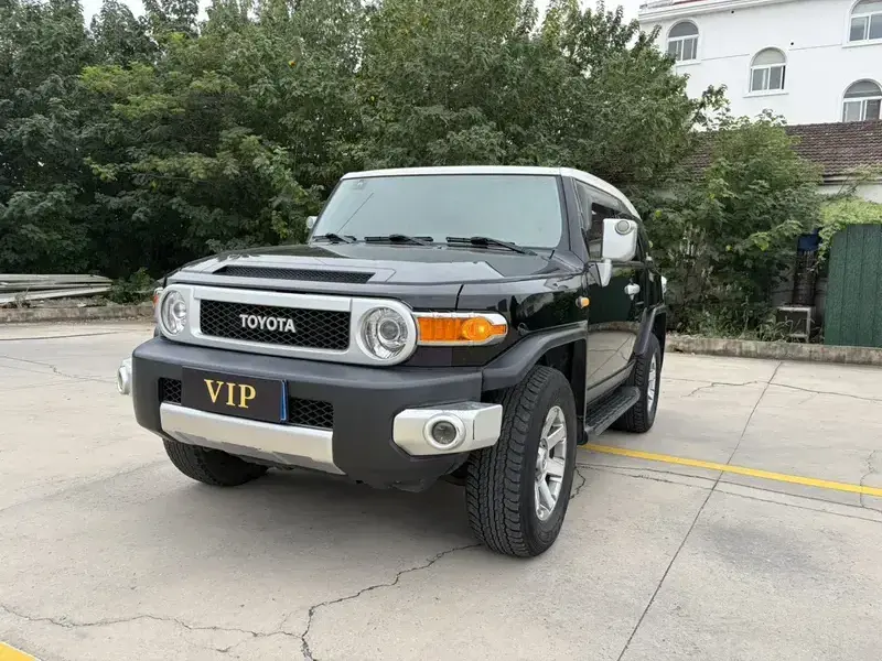 2020 Toyota FJ Cruiser с пробегом 97 000 км