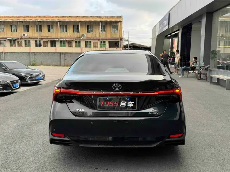 2024 Toyota Avalon с пробегом 17 000 км