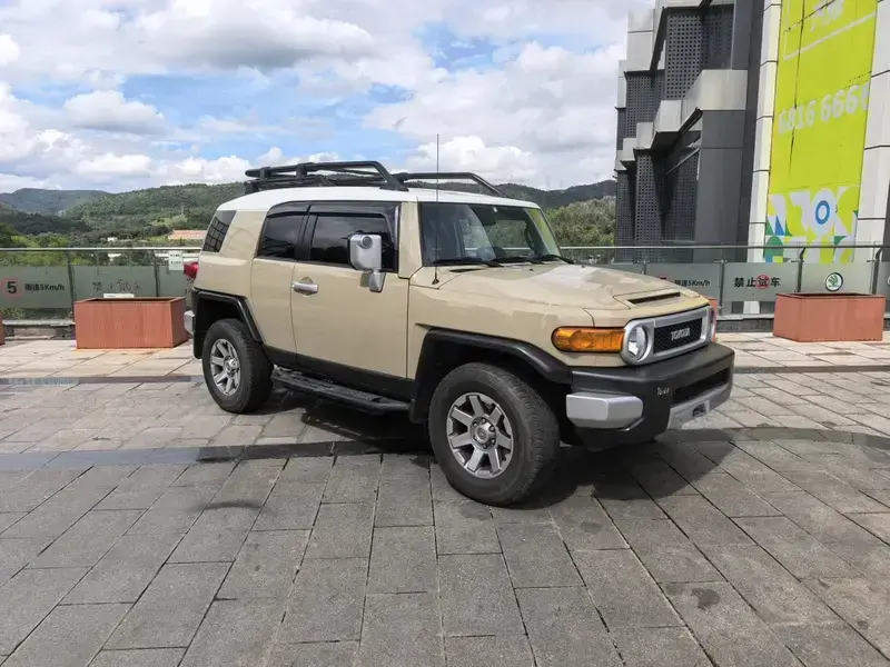 2016 Toyota FJ Cruiser с пробегом 63 000 км