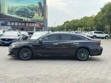 2019 Toyota Avalon с пробегом 49 000 км