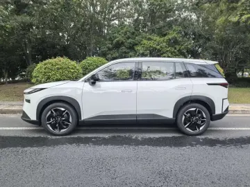 2026 Toyota bZ3X с пробегом 100 км