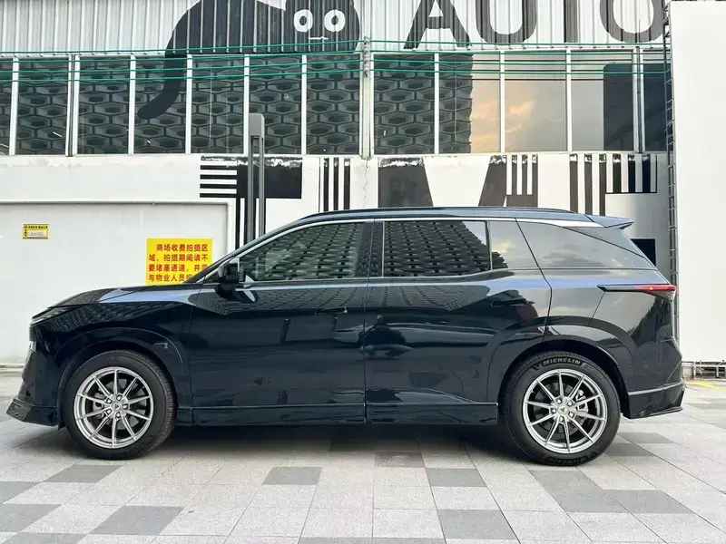 2025 Toyota bZ3X с пробегом 12 000 км
