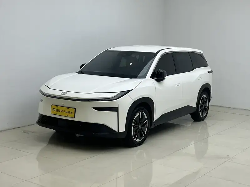 2025 Toyota bZ3X с пробегом 24 000 км