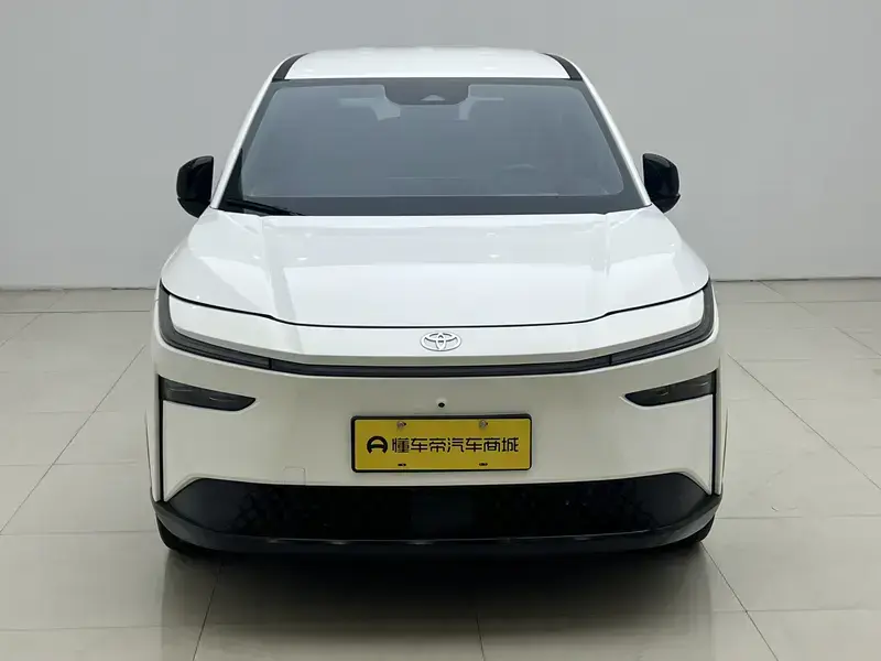 2025 Toyota bZ3X с пробегом 24 000 км