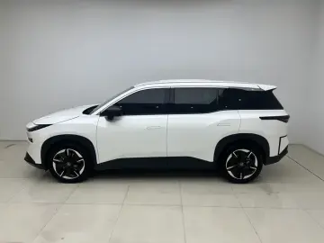 2025 Toyota bZ3X с пробегом 24 000 км