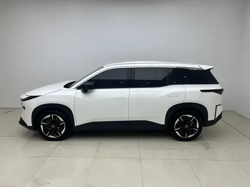 2025 Toyota bZ3X с пробегом 24 000 км