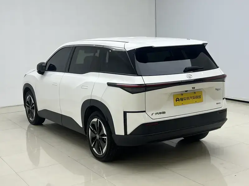 2025 Toyota bZ3X с пробегом 24 000 км