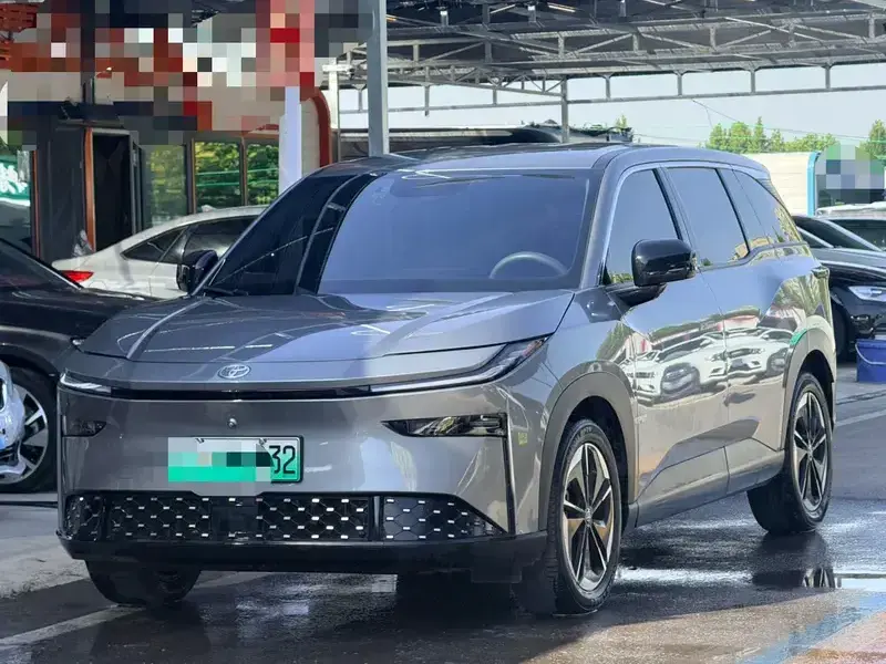 2025 Toyota bZ3X с пробегом 49 000 км