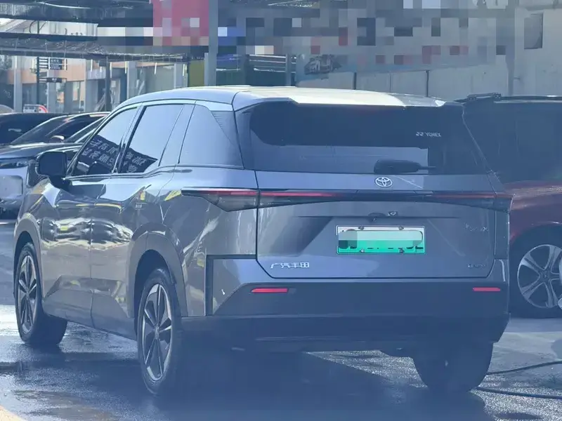 2025 Toyota bZ3X с пробегом 49 000 км