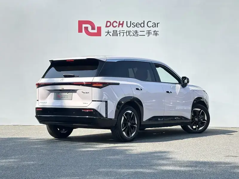 2025 Toyota bZ3X с пробегом 17 000 км