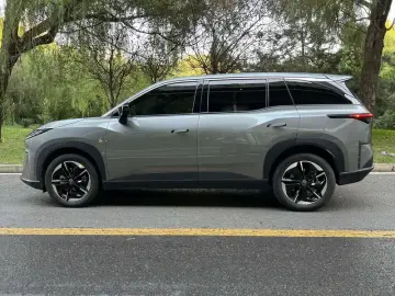 2025 Toyota bZ3X с пробегом 16 000 км