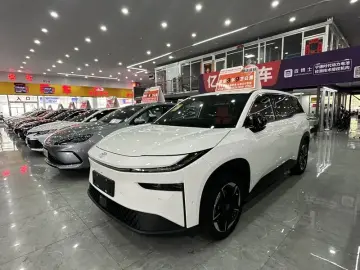 2026 Toyota bZ3X с пробегом 100 км