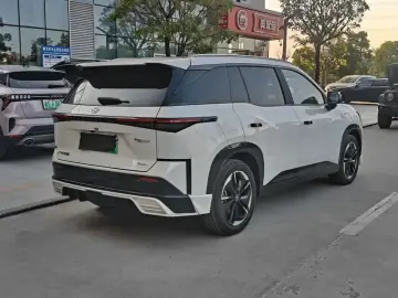 2025 Toyota bZ3X с пробегом 17 000 км