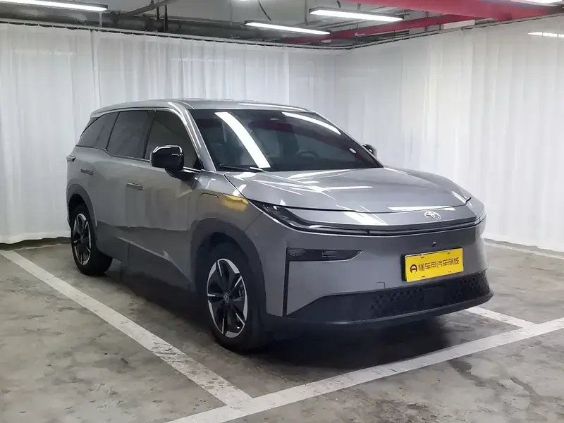 2025 Toyota bZ3X с пробегом 28 900 км
