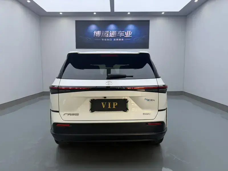 2025 Toyota bZ3X с пробегом 37 700 км